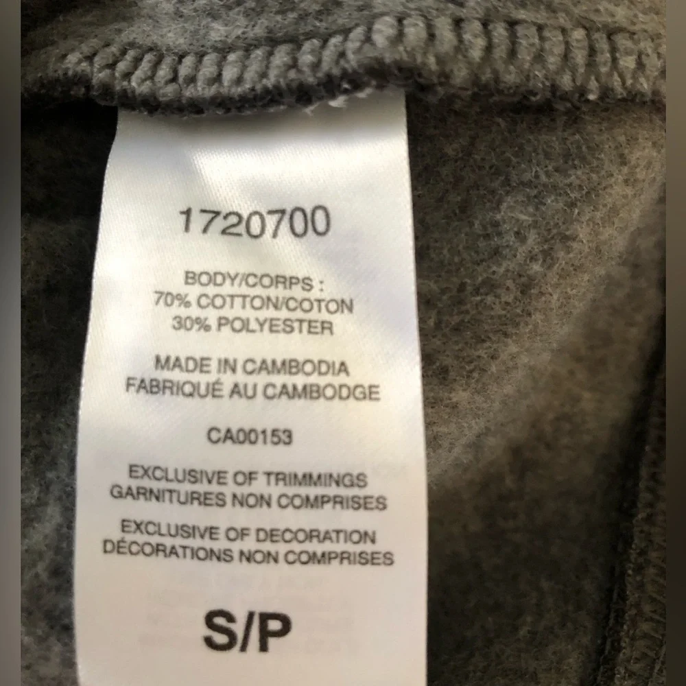 Champion Heavy Hoodie & Beanie Combination. Like new. Size Small. - Picture 8 of 8